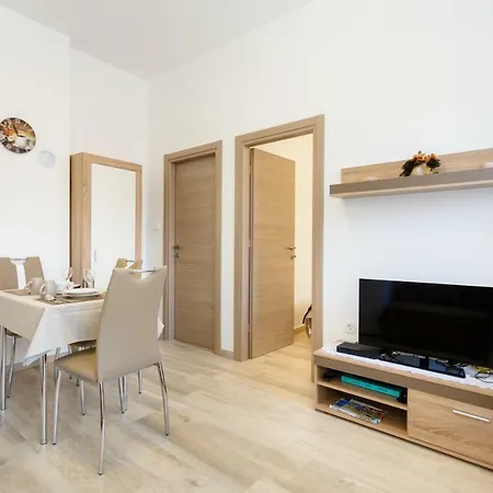 Rosemary 24 * Krk Town
