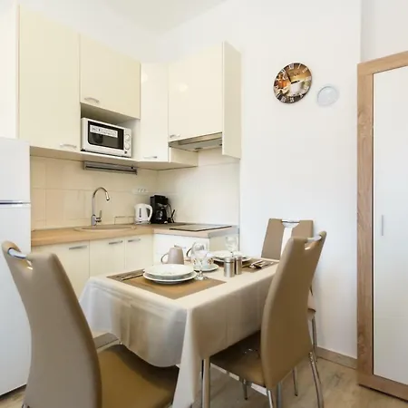 Rosemary 24 Apartment Krk Town